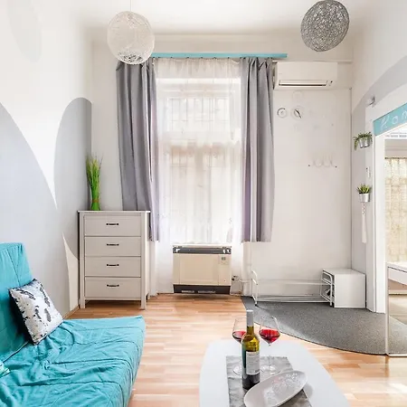 Sunny Dots - Free Parking! Βουδαπέστη